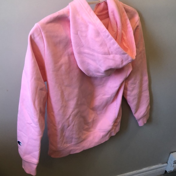 Baby pink champion hoodie - Picture 3 of 3